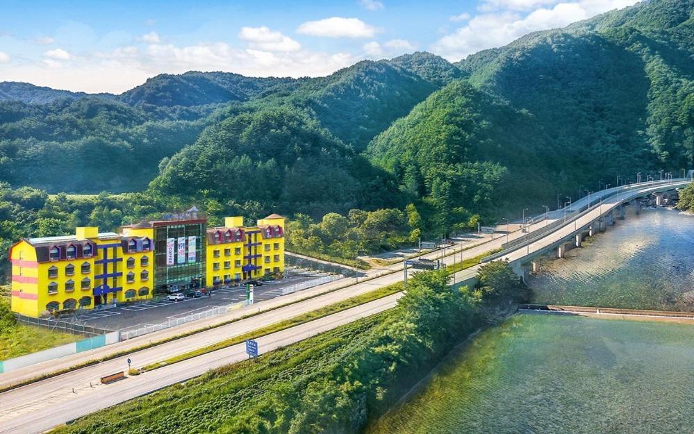 Inje Baekdam Stay Tourist Hotel Екстер'єр фото